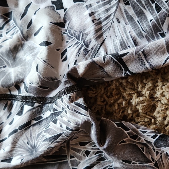 Nike girls black and white floral print capri leggings size 6 - Picture 6 of 8